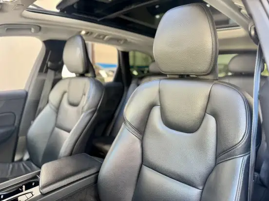 VOLVO-XC60-2019