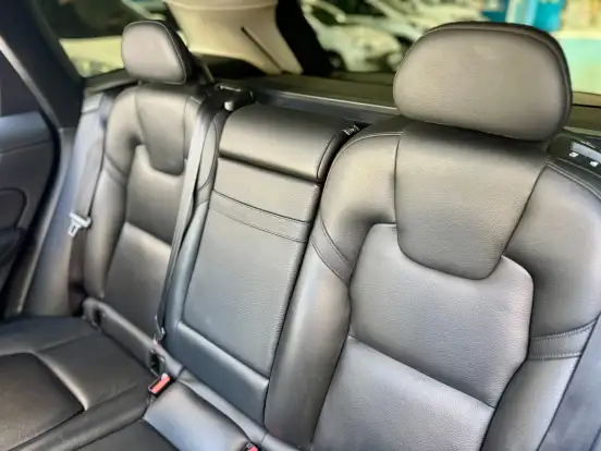 VOLVO-XC60-2019