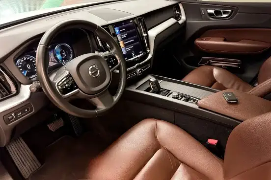 VOLVO-XC60-2.0 T8 HYBRID MOMENTUM AWD GEARTRONIC VOLVO-XC60-2019