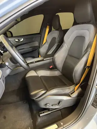 VOLVO-XC60-2023