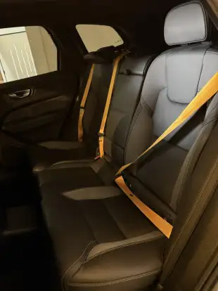 VOLVO-XC60-2023