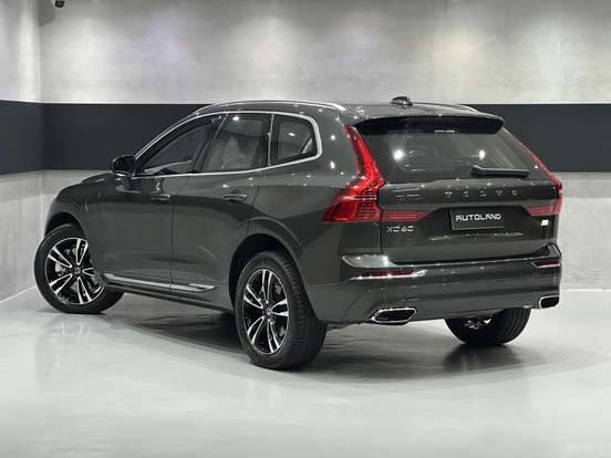 VOLVO-XC60-2020