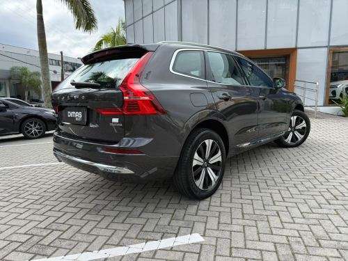 VOLVO-XC60-2023