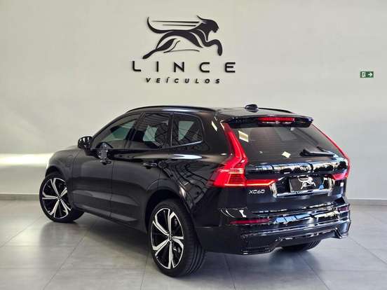 VOLVO-XC60-2021