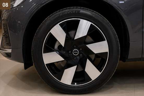 VOLVO-XC60-2024