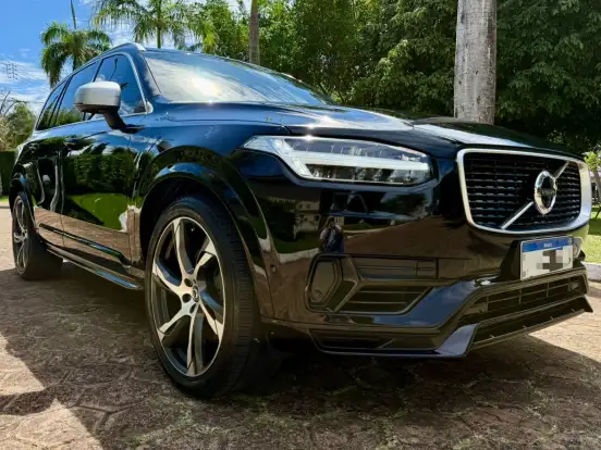 VOLVO-XC90-2019