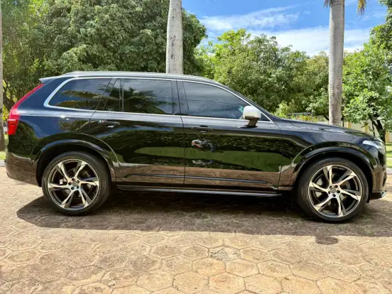 VOLVO-XC90-2019