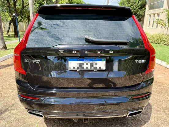 VOLVO-XC90-2019