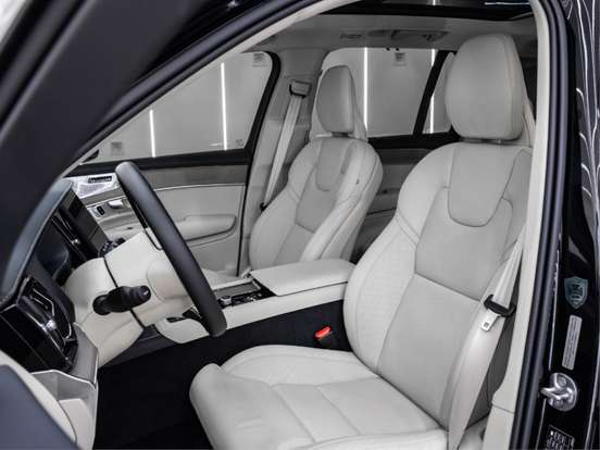 VOLVO-XC90-2025
