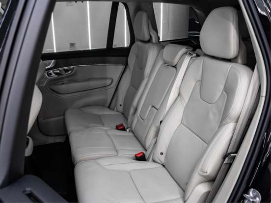 VOLVO-XC90-2025
