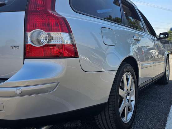 VOLVO-V50-2.5 T5 TURBO GASOLINA 4P AUTOMÁTICO VOLVO-V50-2006