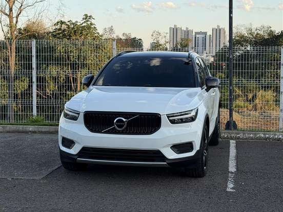 VOLVO-XC40-2.0 T5 GASOLINA MOMENTUM AWD GEARTRONIC VOLVO-XC40-2019