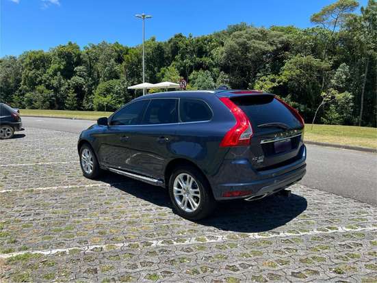 VOLVO-XC60-2014