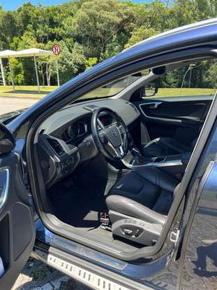 VOLVO-XC60-2014