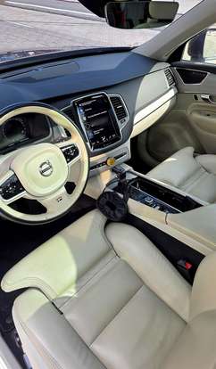 VOLVO-XC90-2020