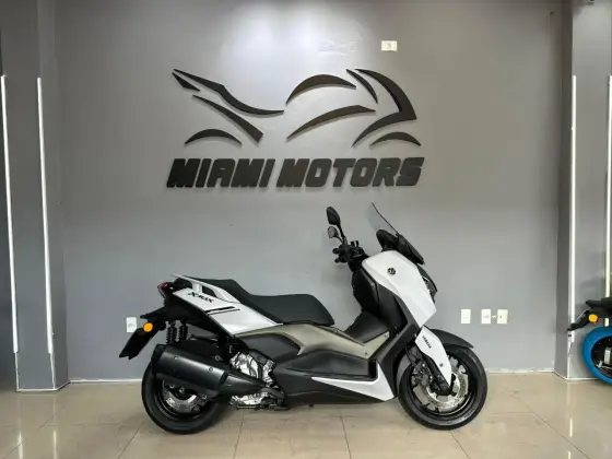 YAMAHA XMAX 250 CONNECTED ABS YAMAHA XMAX 250 CONNECTED ABS