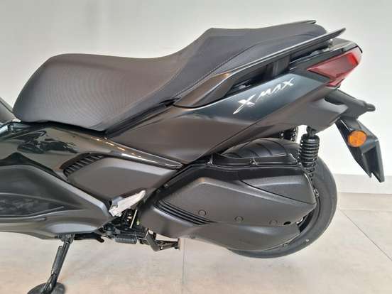 YAMAHA-XMAX 250 CONNECTED ABS-2025
