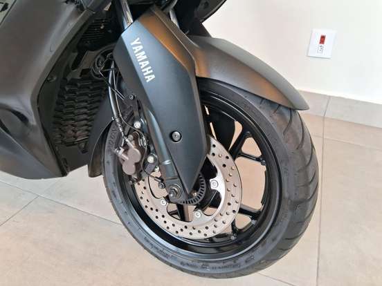 YAMAHA-XMAX 250 CONNECTED ABS-2025