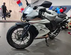 YAMAHA YZF R15 YAMAHA YZF R15