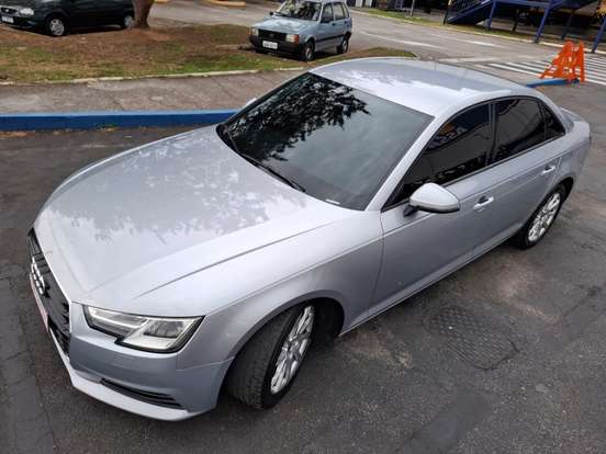 AUDI-A4-2017