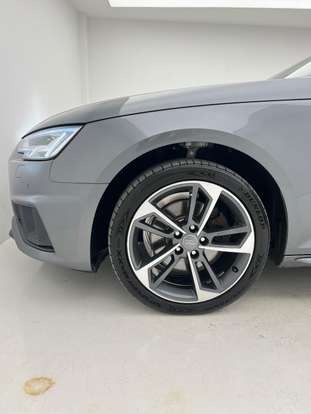 AUDI-A4-2019