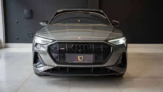 AUDI-E-TRON-2022