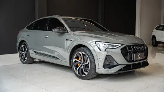 AUDI-E-TRON-2022