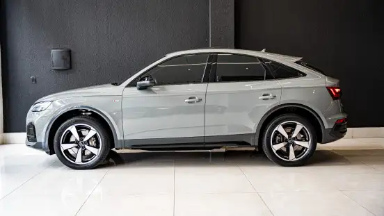 AUDI-E-TRON-2022