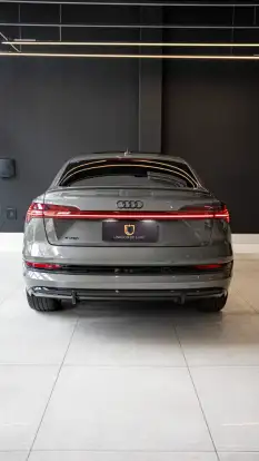 AUDI-E-TRON-2022