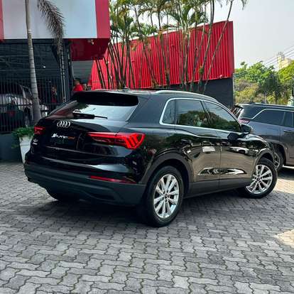 AUDI-Q3-2021