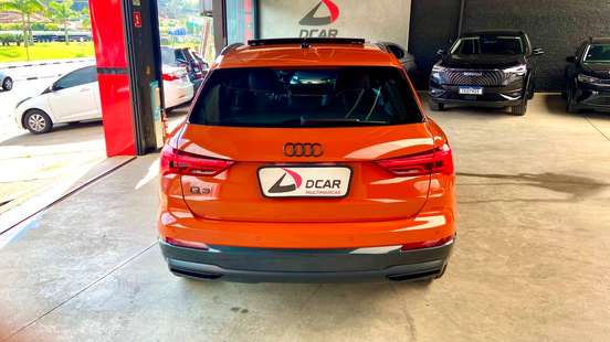 AUDI-Q3-2019