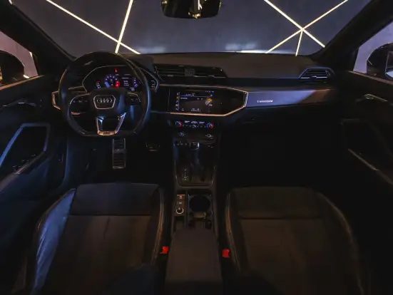 AUDI-Q3-2022