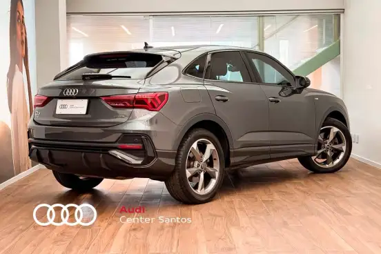 AUDI-Q3-2022
