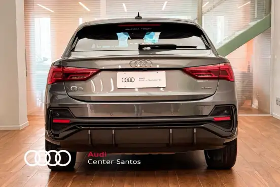 AUDI-Q3-2022