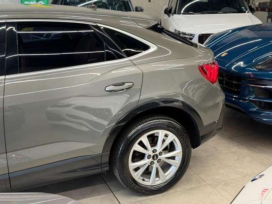 AUDI-Q3-2022