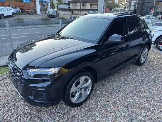 AUDI-Q5-2021