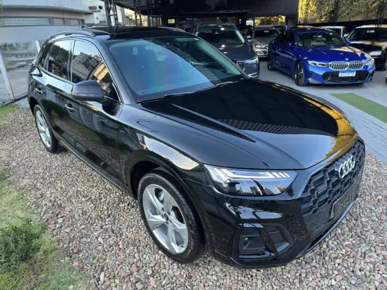 AUDI-Q5-2021