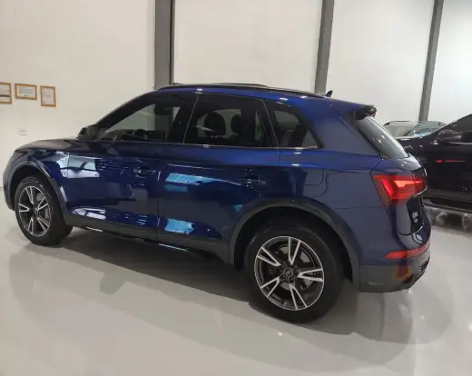 AUDI-Q5-2023