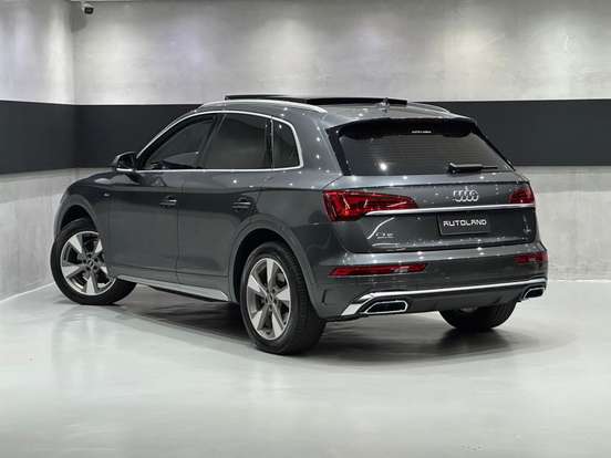 AUDI-Q5-2022