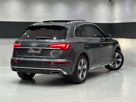 AUDI-Q5-2022