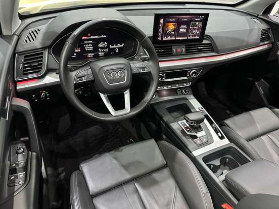AUDI-Q5-2022