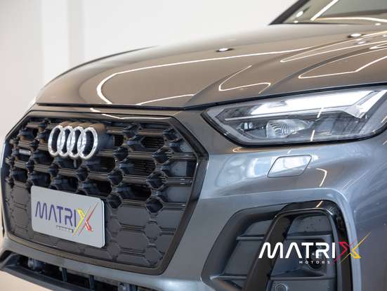 AUDI-Q5-2022