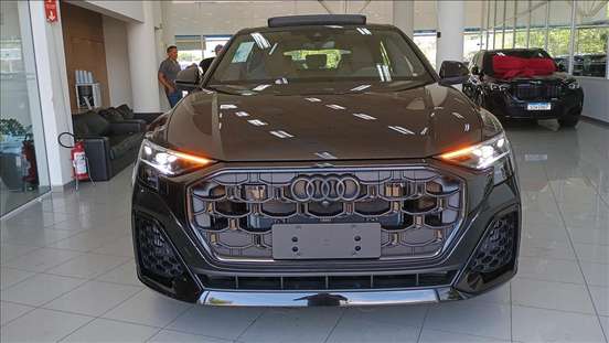 AUDI-Q8-2025