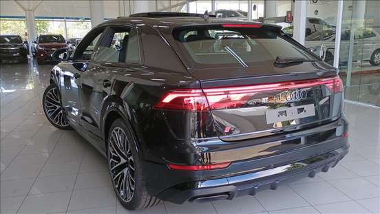 AUDI-Q8-2025