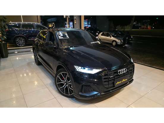 AUDI-Q8-2020