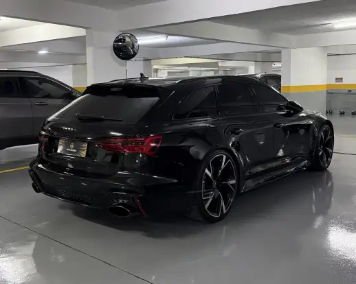 AUDI-RS6-2023