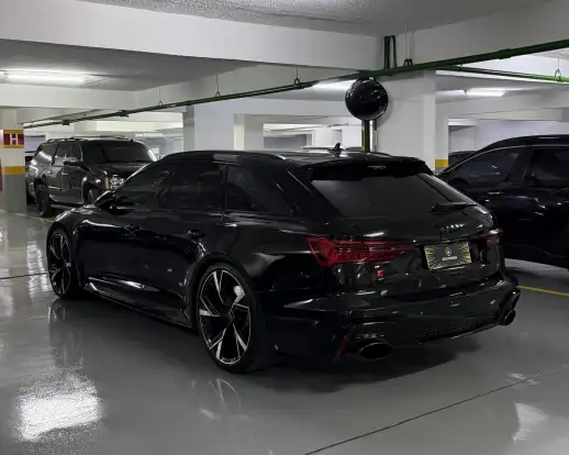AUDI-RS6-2023