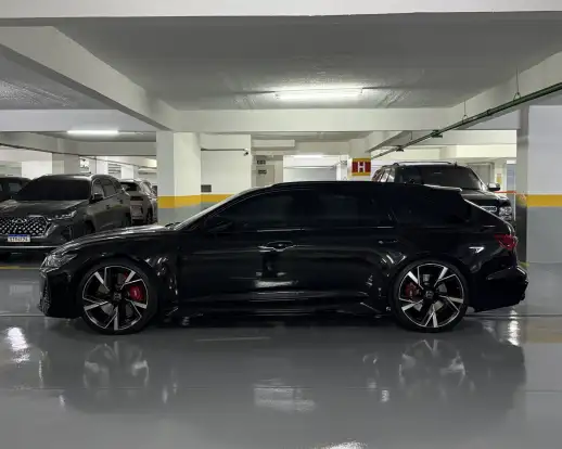 AUDI-RS6-2023