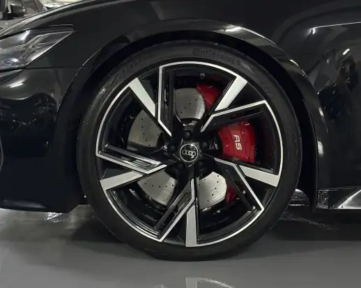 AUDI-RS6-2023