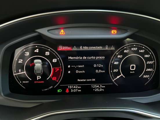 AUDI-RS6-2023